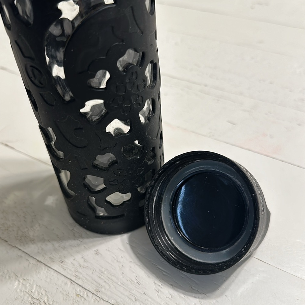 Lululemon black daisy water bottle Y2K 2012 Lululemon Pure Balance Water Bottle - Picture 7 of 9